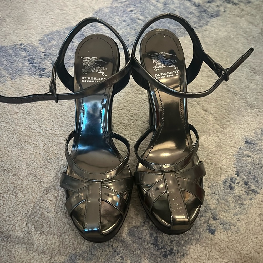 BURBERRY Leather Ankle Strap Sandals